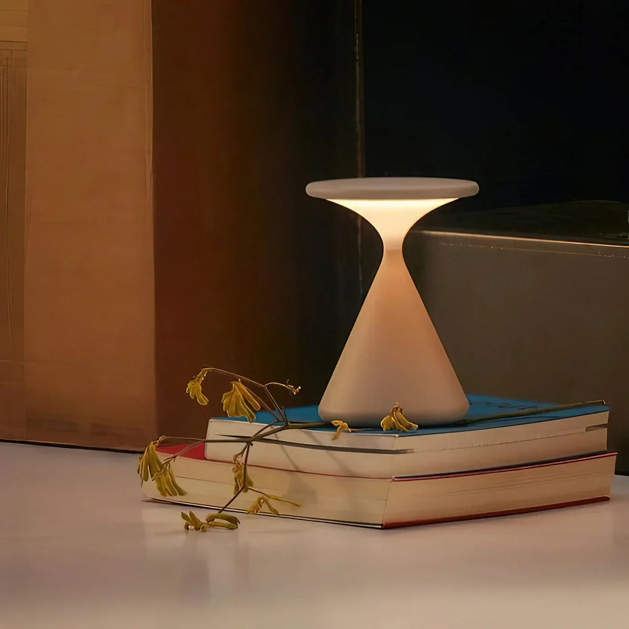 Aeron Hourglass Cordless Table Lamp-Lampe Veilleuse